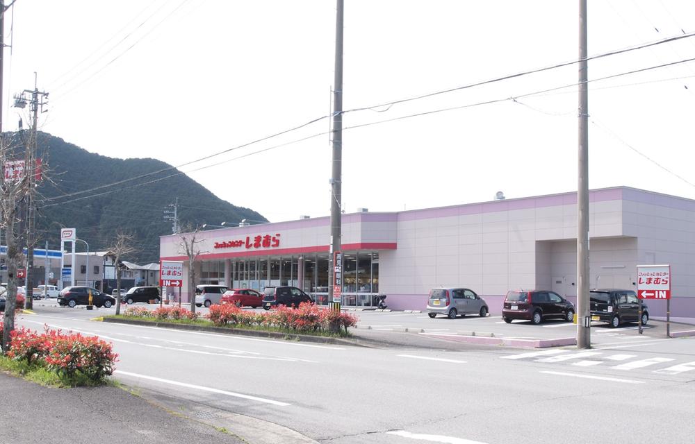 ショッピングセンター<br>ファッションセンターしまむら宿毛店まで3361m